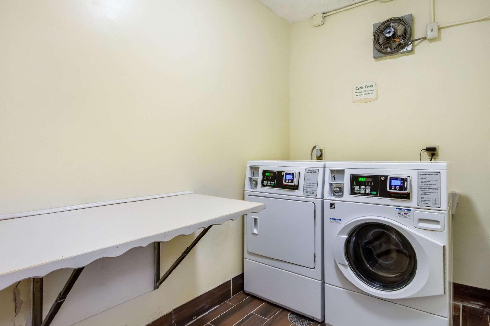Comfort Inn Roswell-Dunwoody Buitenkant foto