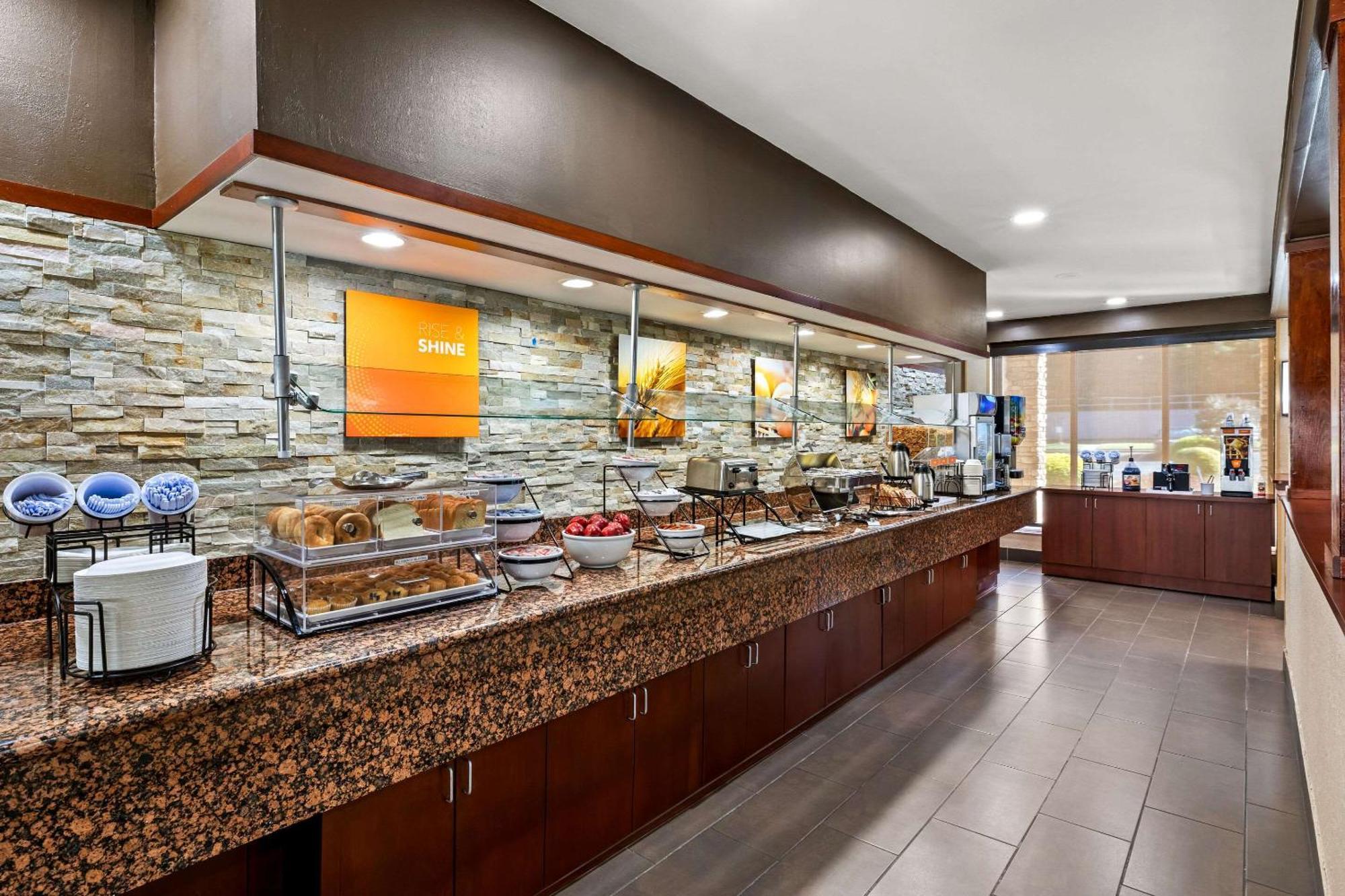 Comfort Inn Roswell-Dunwoody Buitenkant foto